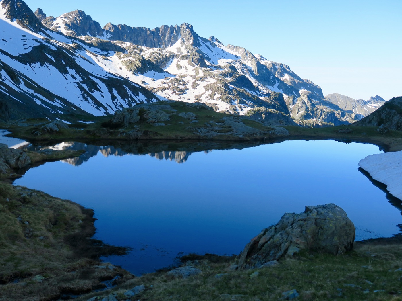 Les Lacs du Doménon (2385m) et le Lac du Crozet