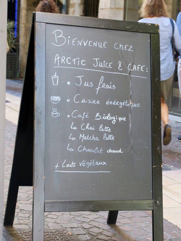 arctic juice & café