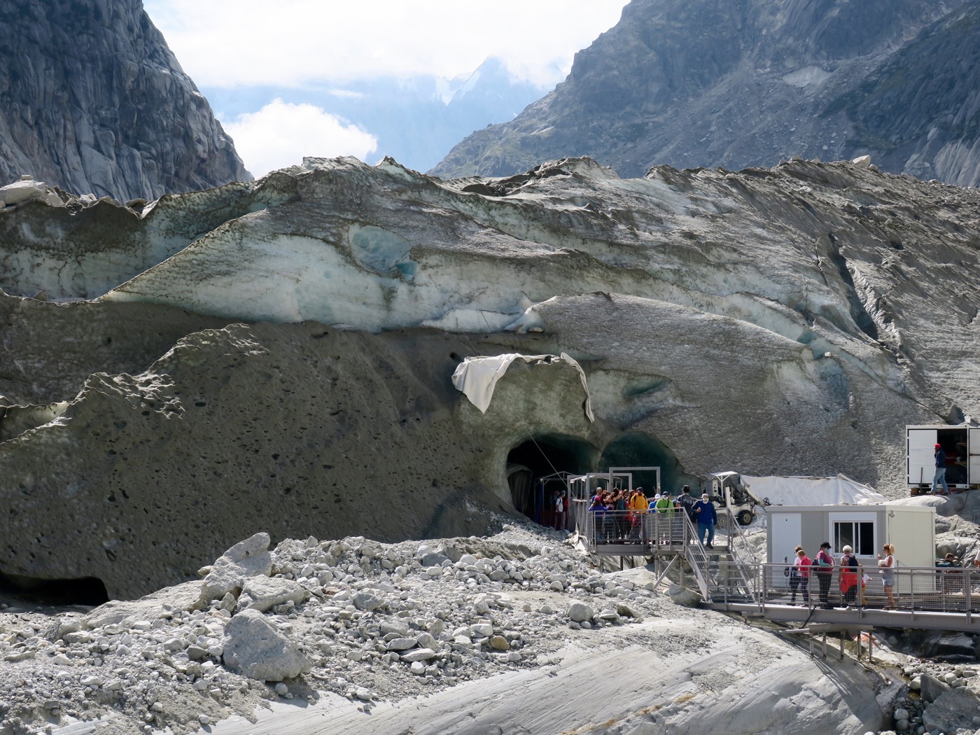 La Mer de Glace et l’Hôtel du Montanvert (altitude 1921 mètres) à ChamonixMontBlanc 202104