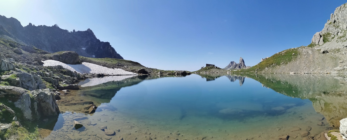 Le lac et le refuge de Presset (2514m) via le Col des Grands Fonds