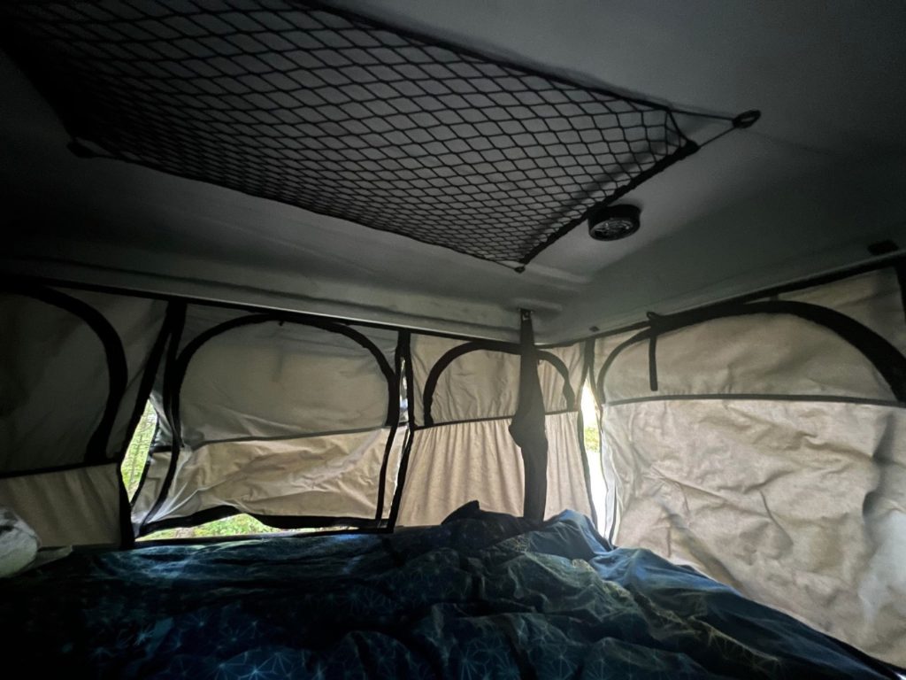 intérieur tente 