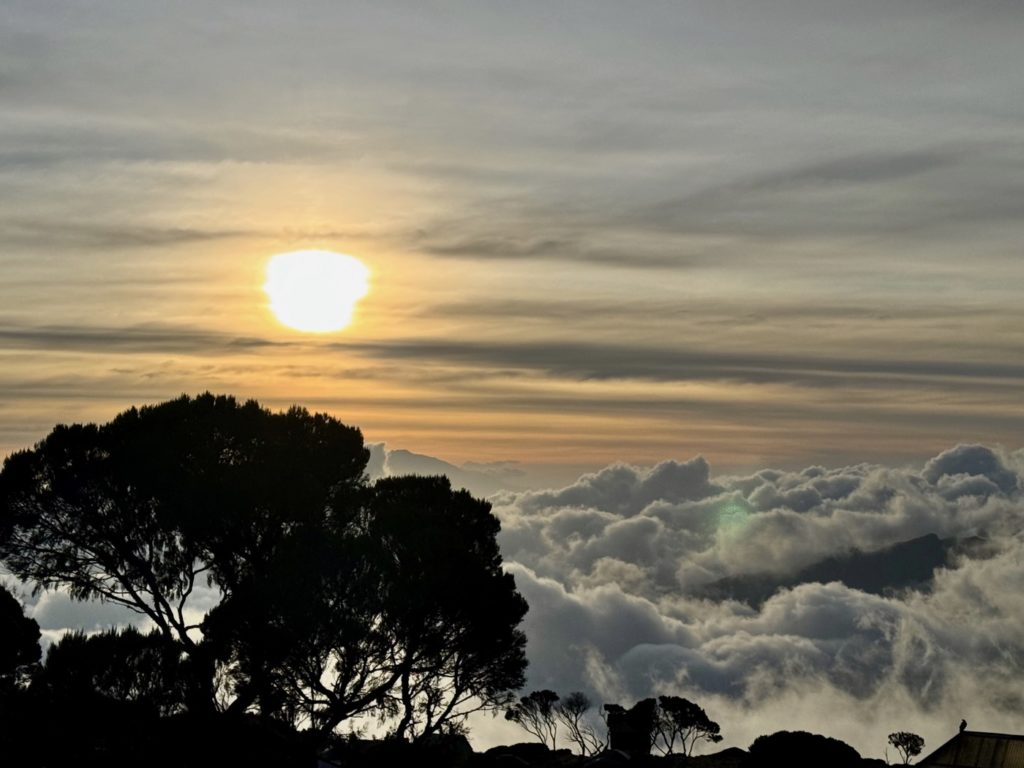 coucher de soleil sur le Mont Méru