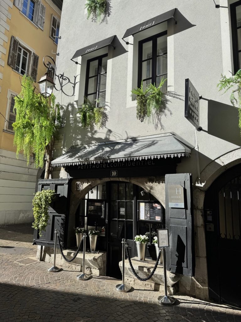 Petit Hôtel Confidentiel 